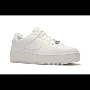 WMNS AIR FORCE 1 SAGE LOW 'TRIPLE WHITE'